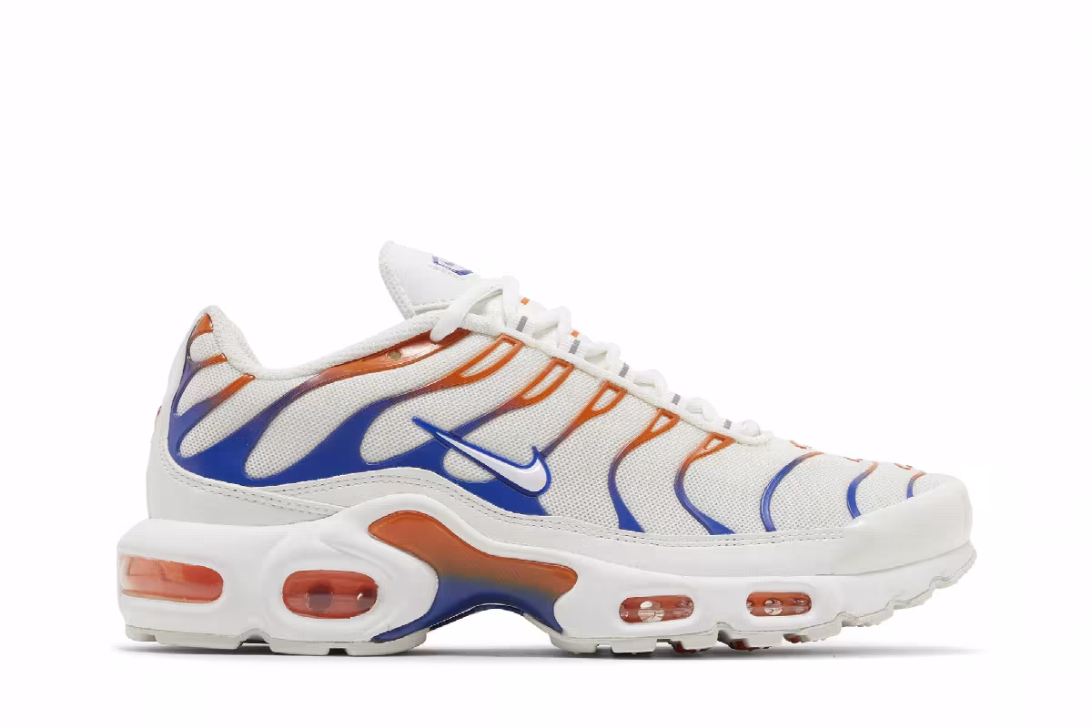 Nike Women's Air Max Plus Knicks, view 2