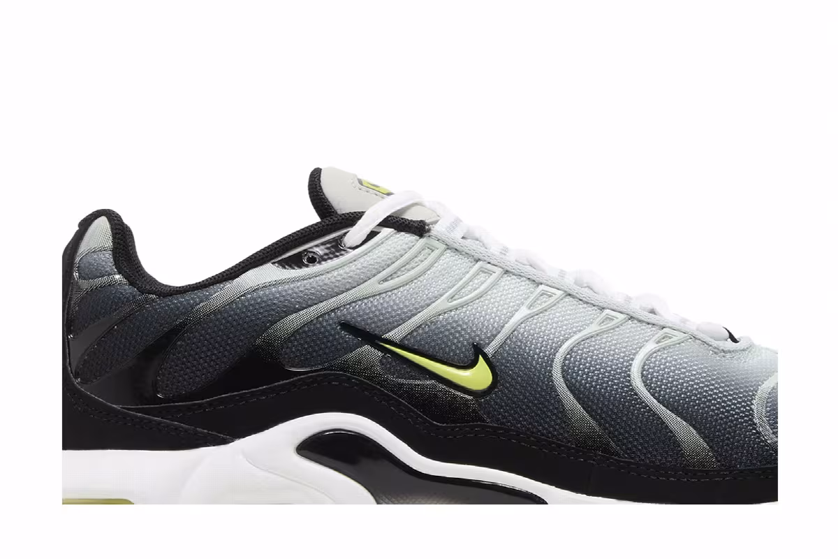 Nike Air Max Plus GS Black Bright Cactus, view 3