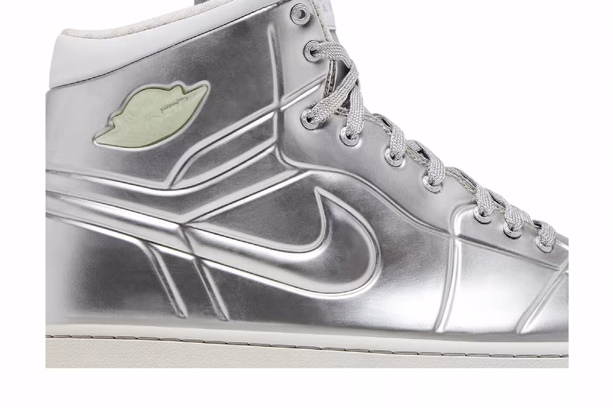 Air Jordan 1 Anodized Silver, view 3