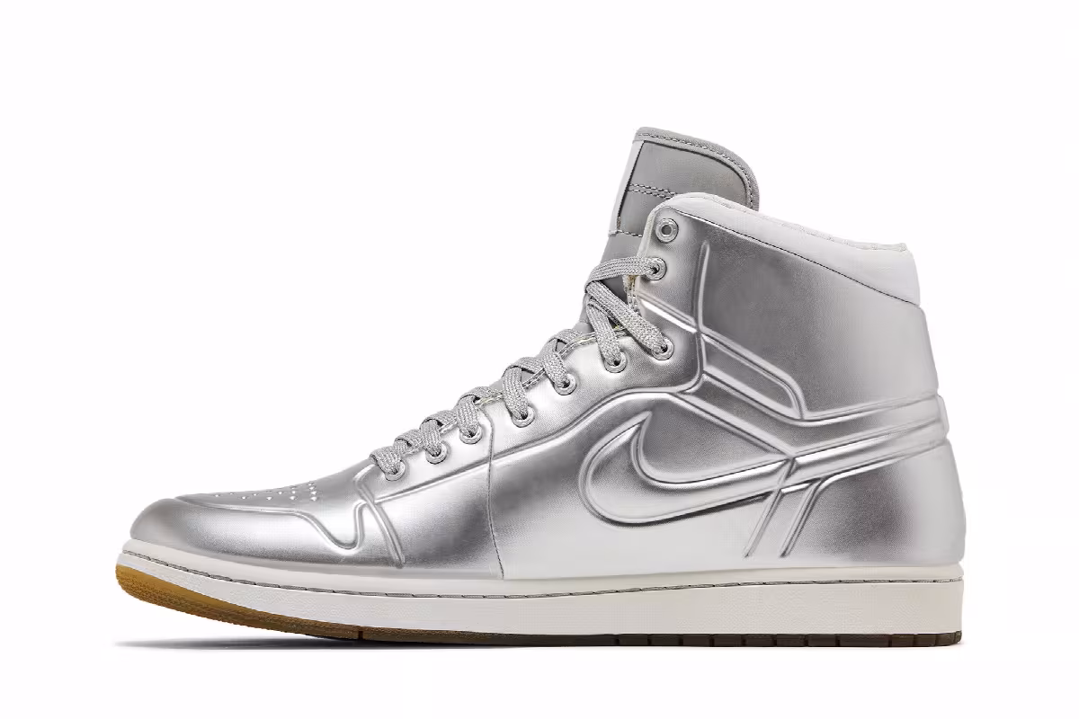 Air Jordan 1 Anodized Silver, view 4