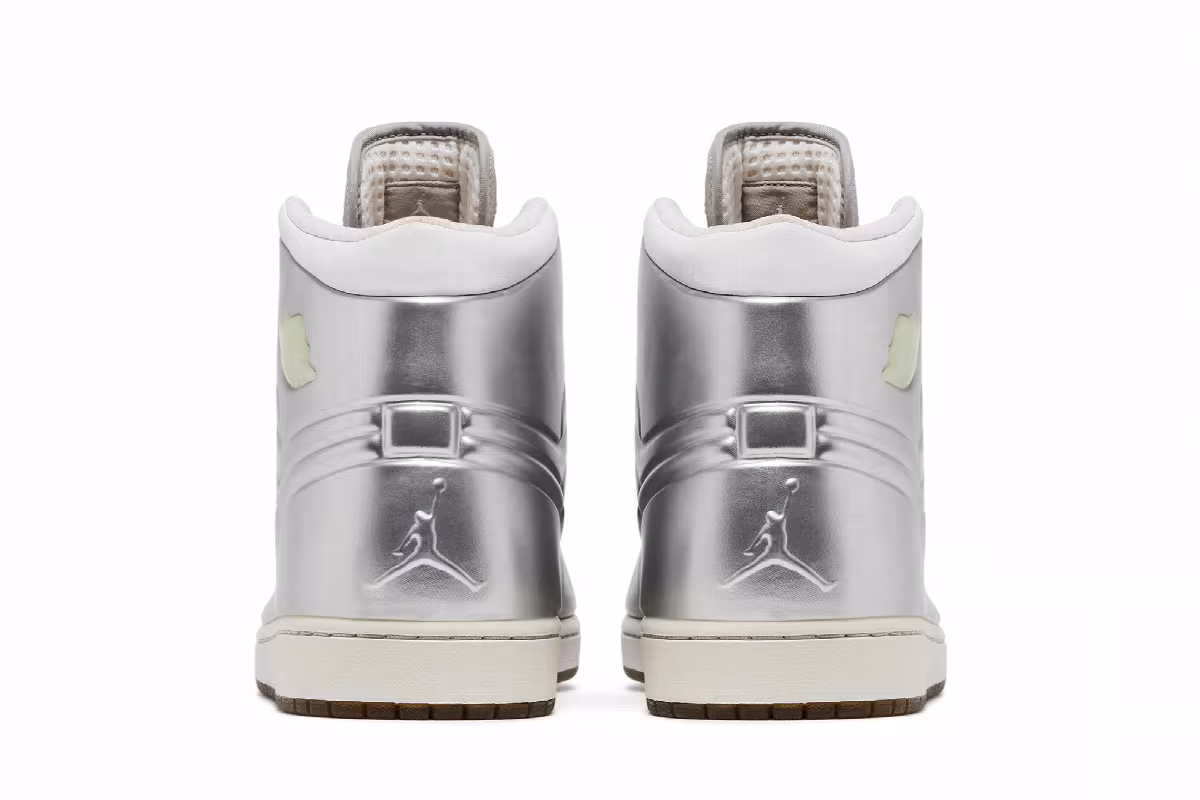 Air Jordan 1 Anodized Silver, view 7