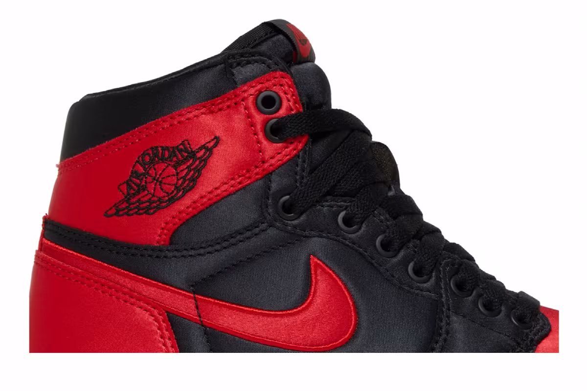 Air Jordan 1 High OG SE Satin Banned, view 3