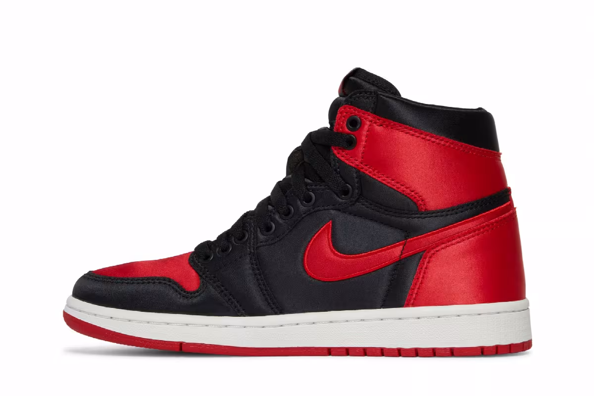 Air Jordan 1 High OG SE Satin Banned, view 4