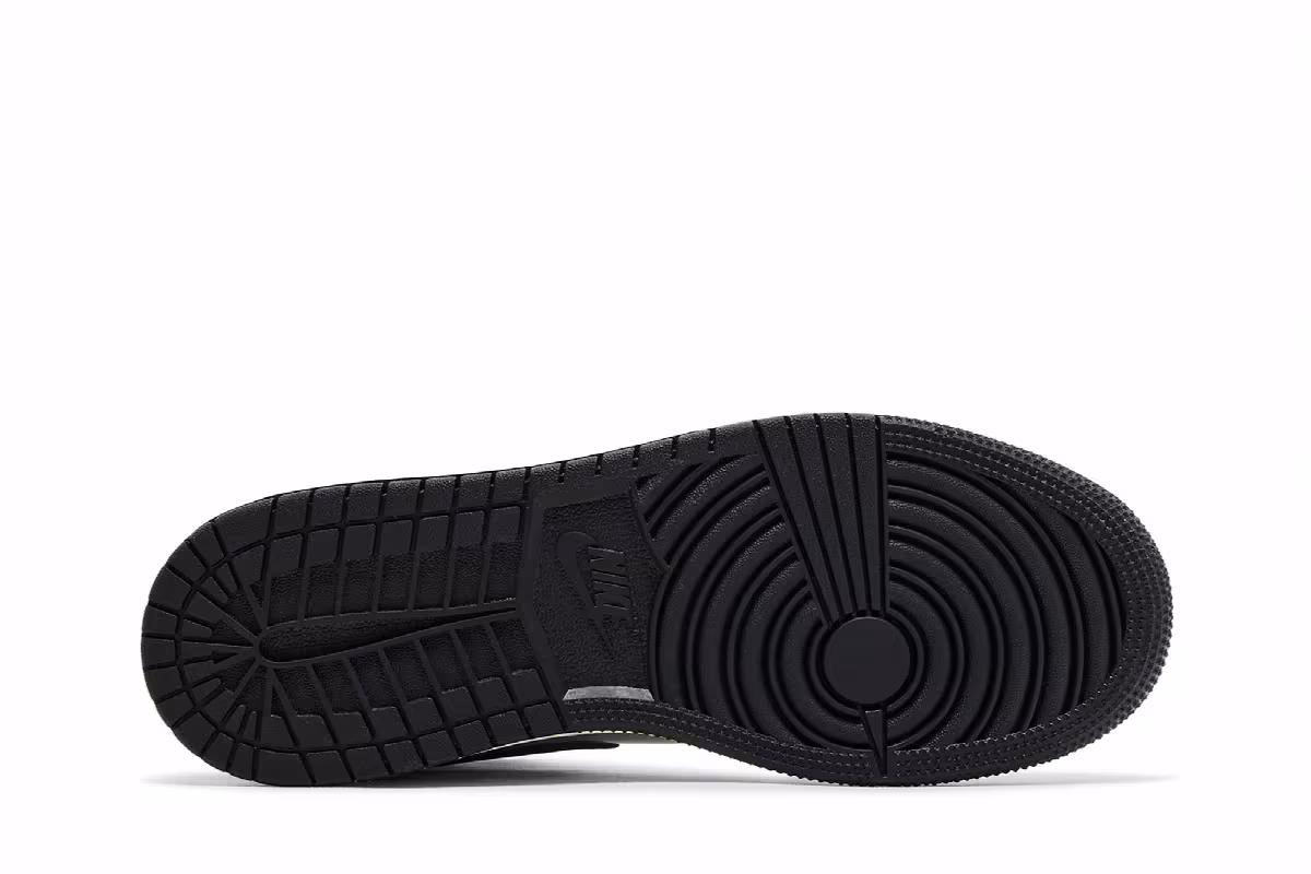 Air Jordan 1 Mid SE GS Black Metallic Silver, view 5