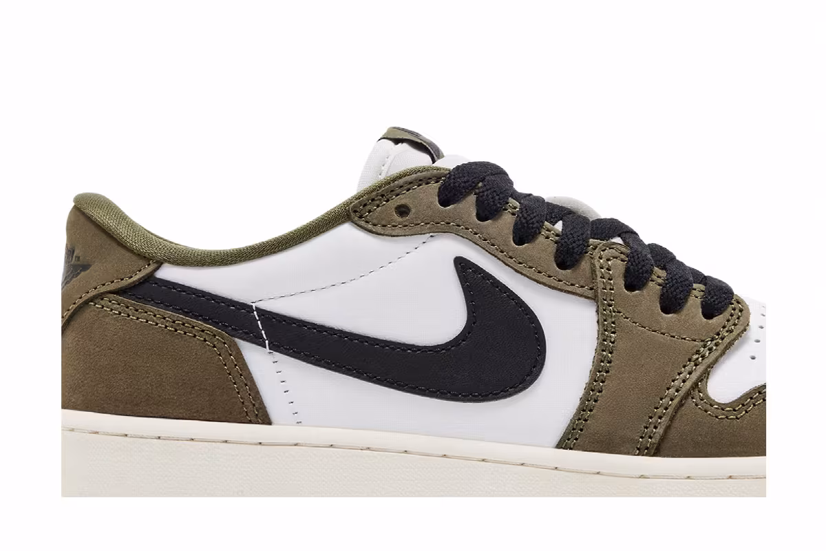 Air Jordan 1 Low GS Medium Olive, view 3