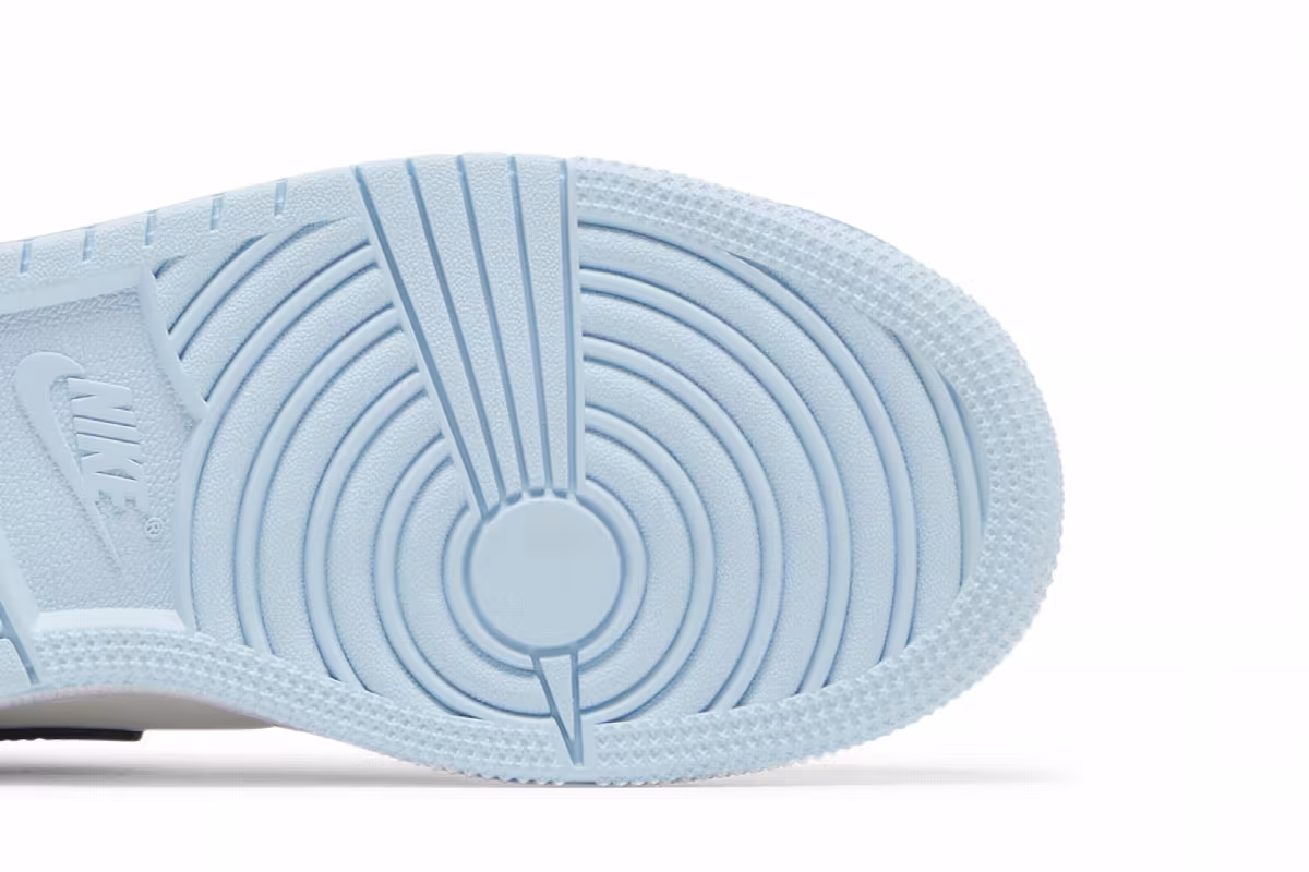 Air Jordan 1 Mid GS Ice Blue, view 6