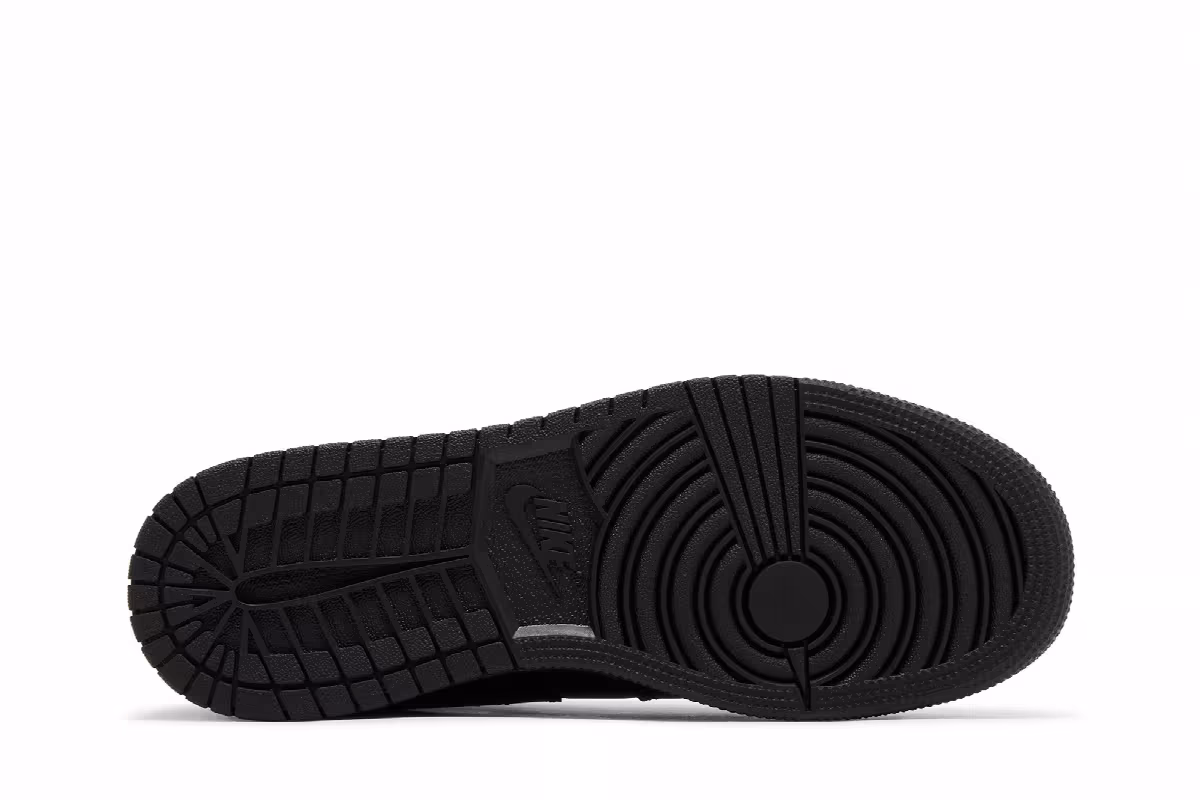 Air Jordan 1 Mid GS Triple Black 2022, view 5
