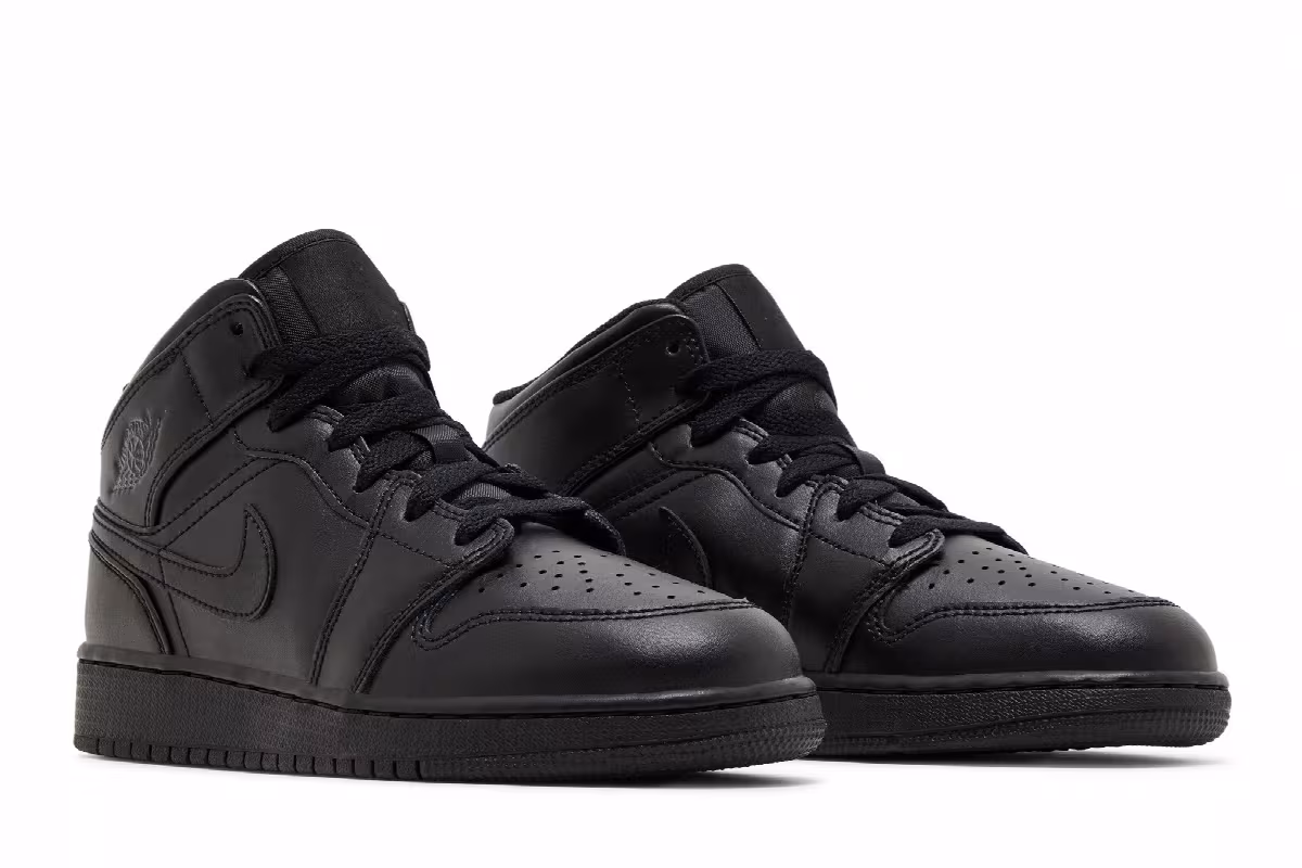 Air Jordan 1 Mid GS Triple Black 2022, view 9