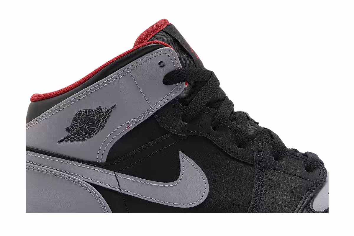 Air Jordan 1 Mid GS Bred Shadow, view 3