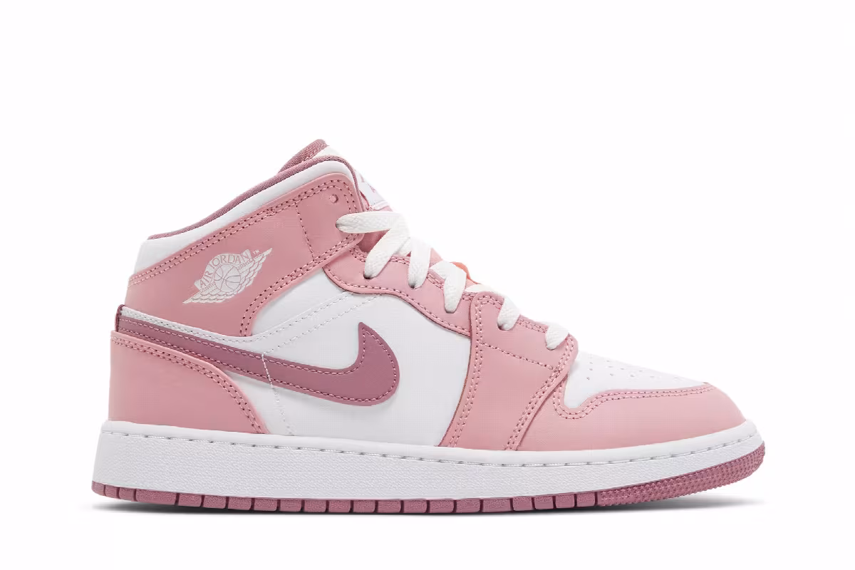 Air Jordan 1 Mid GS Valentine's Day 2023, view 2