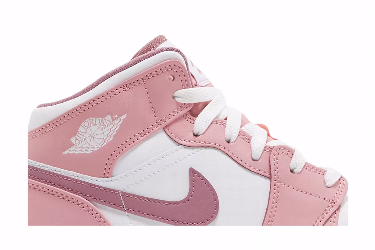 Air Jordan 1 Mid GS Valentine's Day 2023, view 3