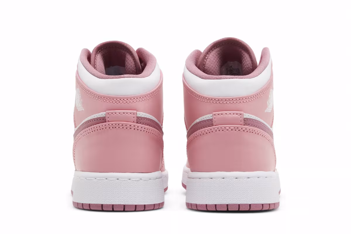 Air Jordan 1 Mid GS Valentine's Day 2023, view 7