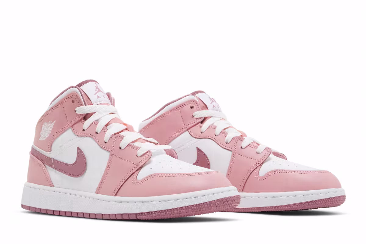 Air Jordan 1 Mid GS Valentine's Day 2023, view 9
