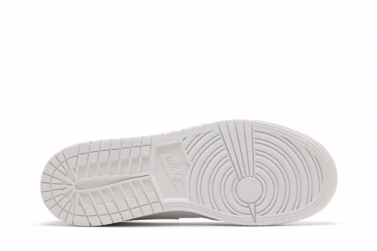 Air Jordan 1 Mid GS Triple White 2023, view 5