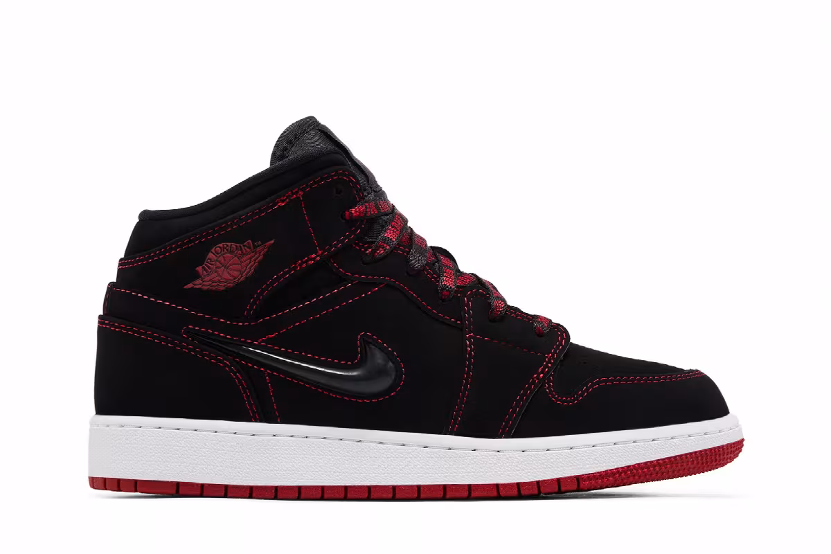 Air Jordan 1 Mid SE GS Fearless, view 2