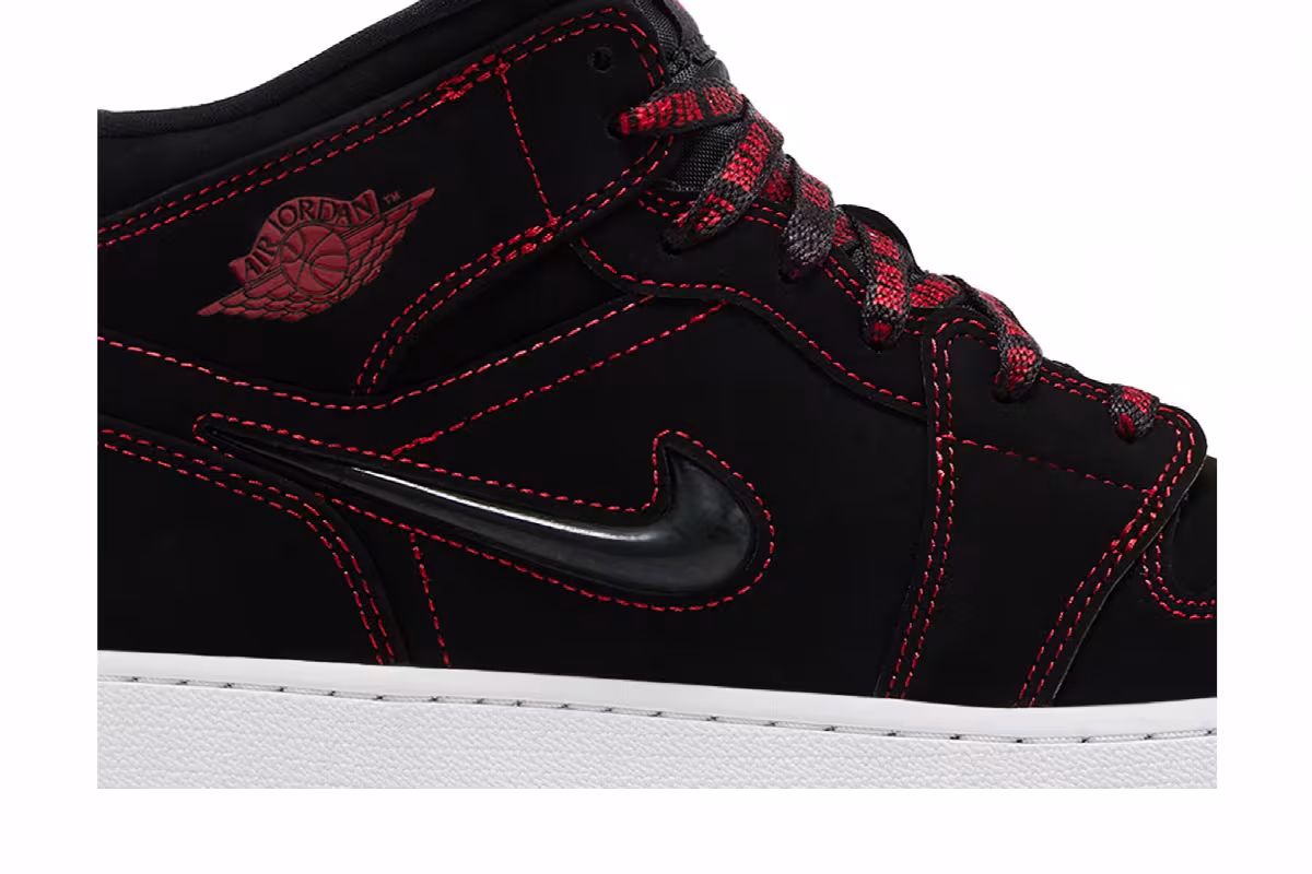 Air Jordan 1 Mid SE GS Fearless, view 3