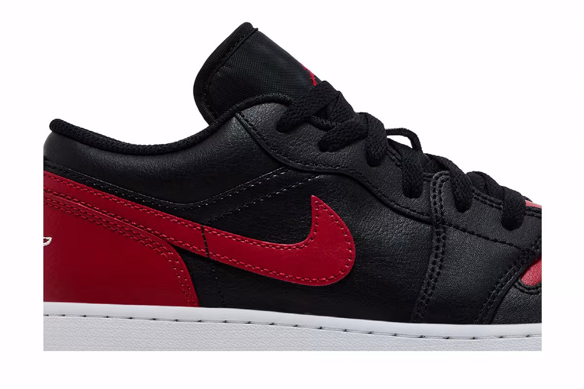 Air Jordan 1 Low GS Bred, view 3