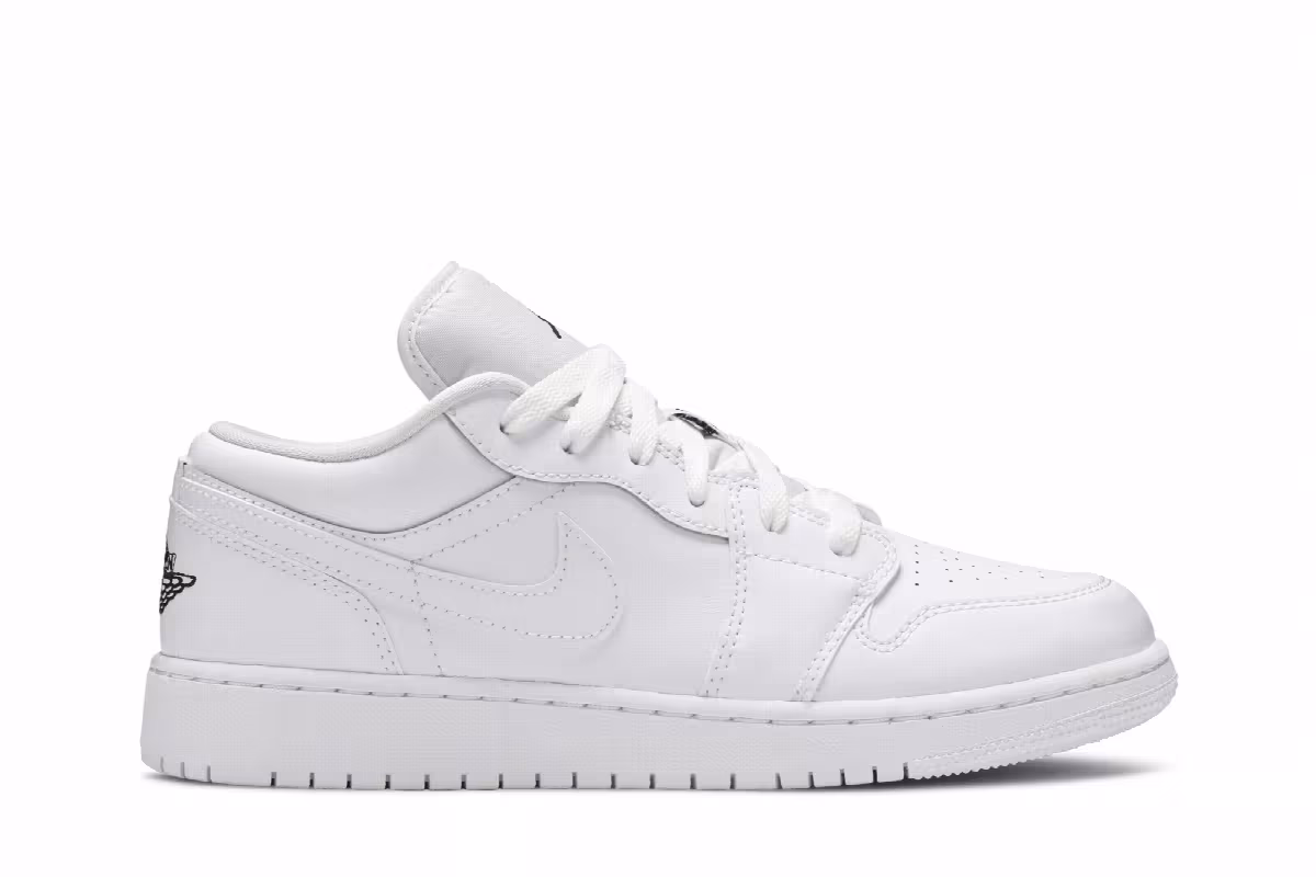 Air Jordan 1 Low GS White Black, view 2