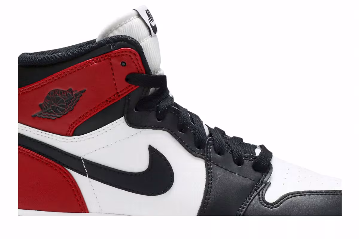 Air Jordan 1 High OG GS Black Toe 2013, view 3