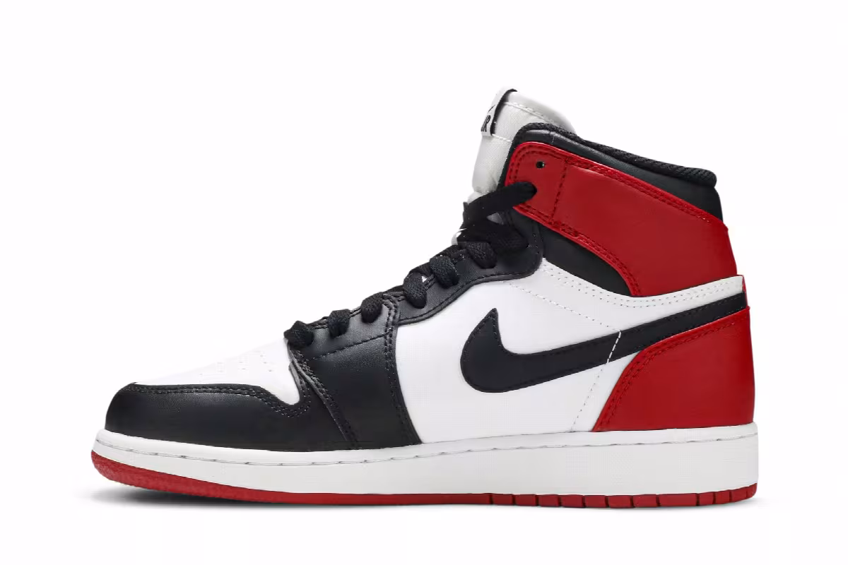 Air Jordan 1 High OG GS Black Toe 2013, view 4