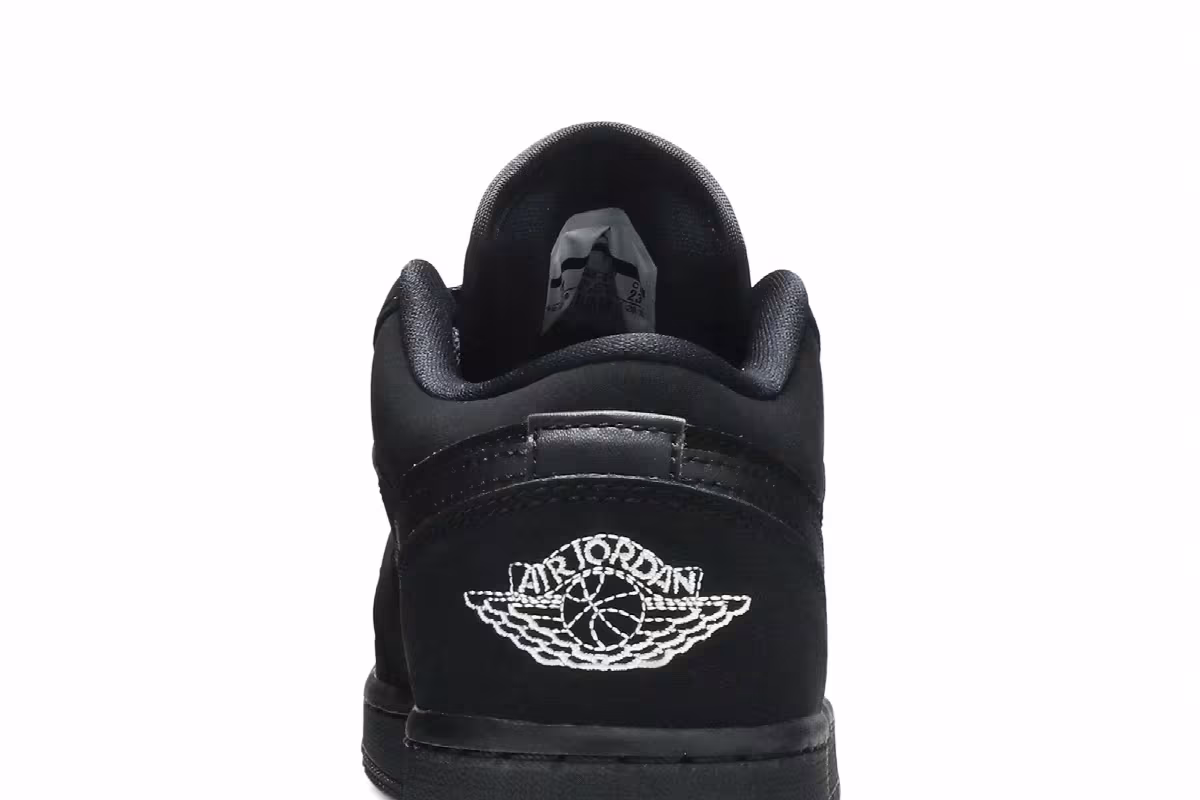 Air Jordan 1 Low GS Triple Black, view 8