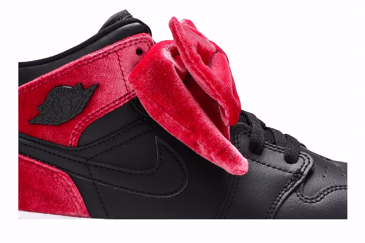 Air Jordan 1 Mid Bow XLD GS Noble Red, view 3