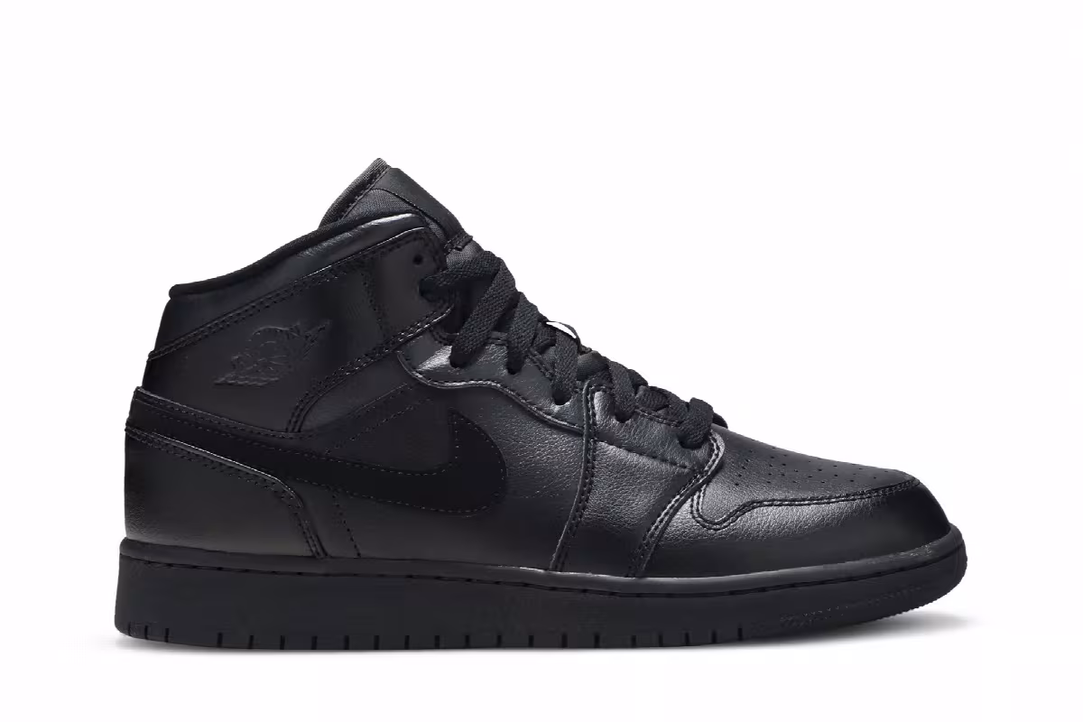 Air Jordan 1 Mid GS Deep Black, view 2