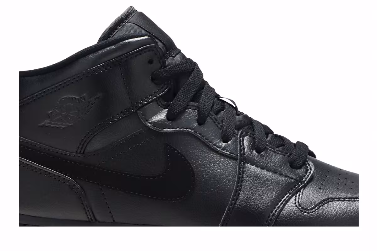 Air Jordan 1 Mid GS Deep Black, view 3