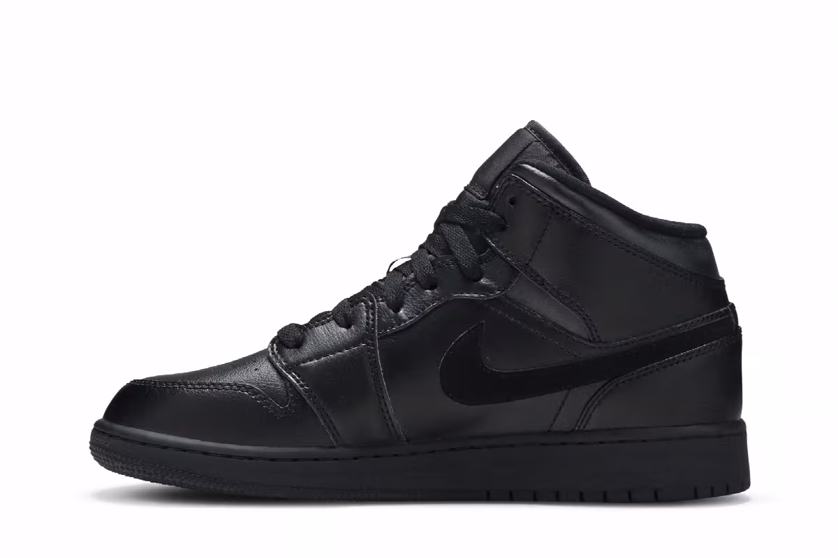 Air Jordan 1 Mid GS Deep Black, view 4