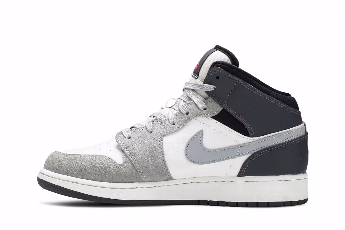Air Jordan 1 Mid GS White Grey Hyper Pink, view 4