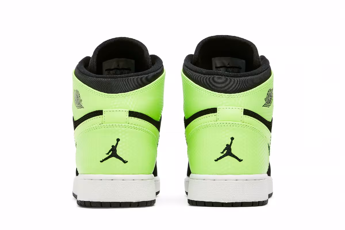 Air Jordan 1 High GG Ghost Green, view 7