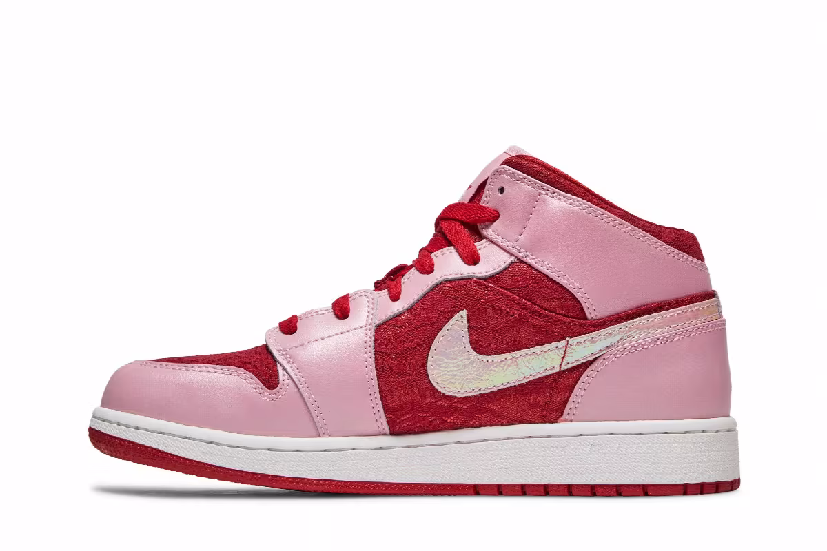 Air Jordan 1 Mid Premium GS Valentines Day, view 4