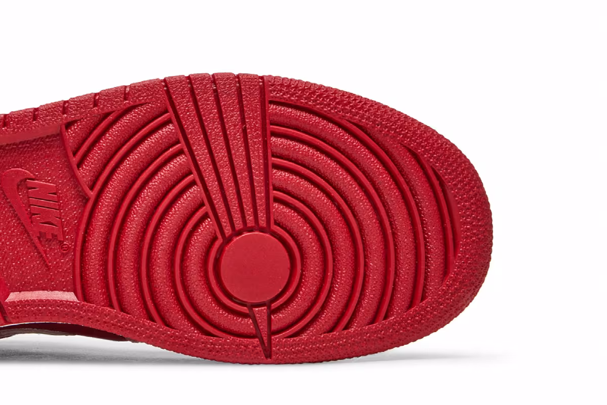 Air Jordan 1 Mid Premium GS Valentines Day, view 6