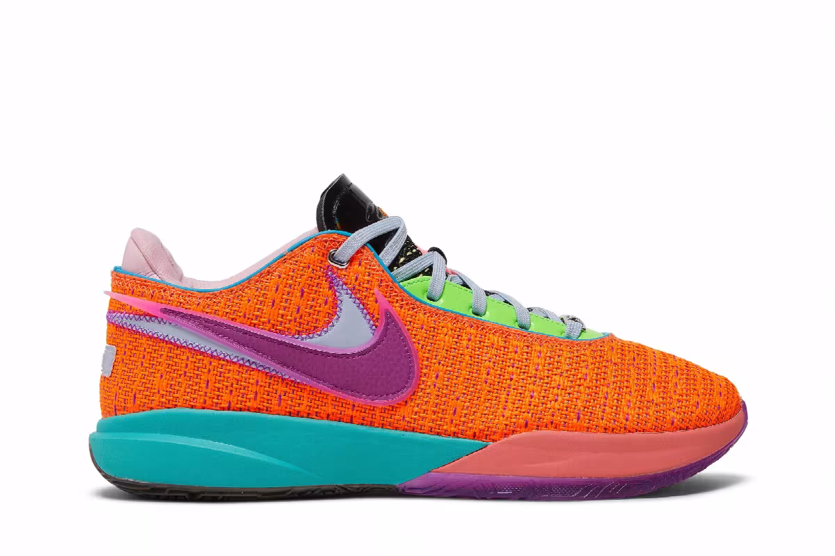 Nike LeBron 20 Chosen 1, view 2