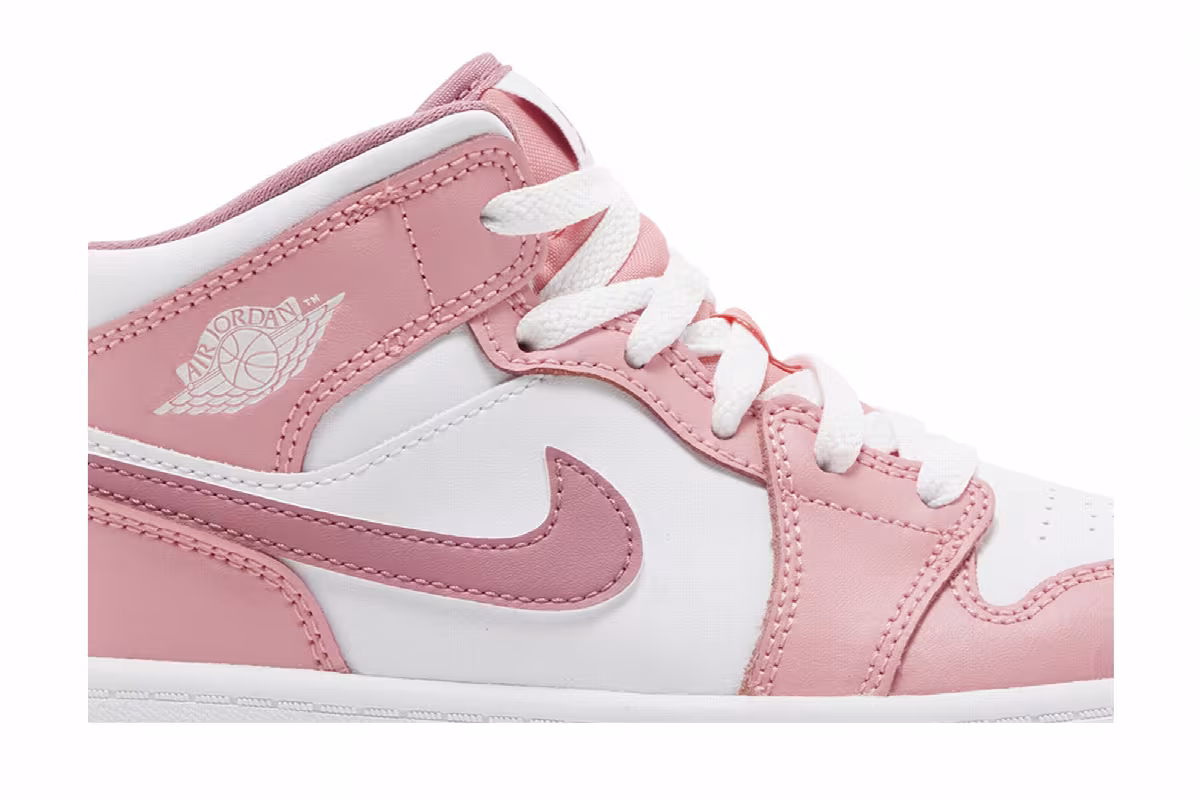 Air Jordan 1 Mid PS Valentine's Day 2023, view 3