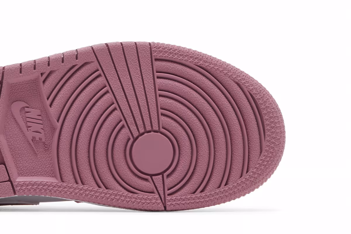 Air Jordan 1 Mid PS Valentine's Day 2023, view 6