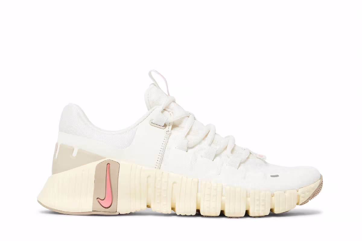 Nike Women's Free Metcon 5 Sail Sanddrift, view 2