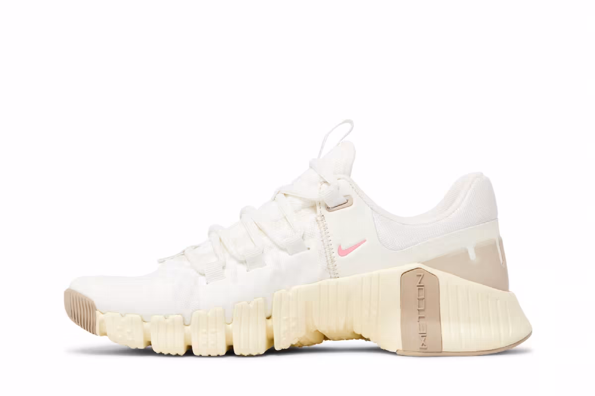 Nike Women's Free Metcon 5 Sail Sanddrift, view 4