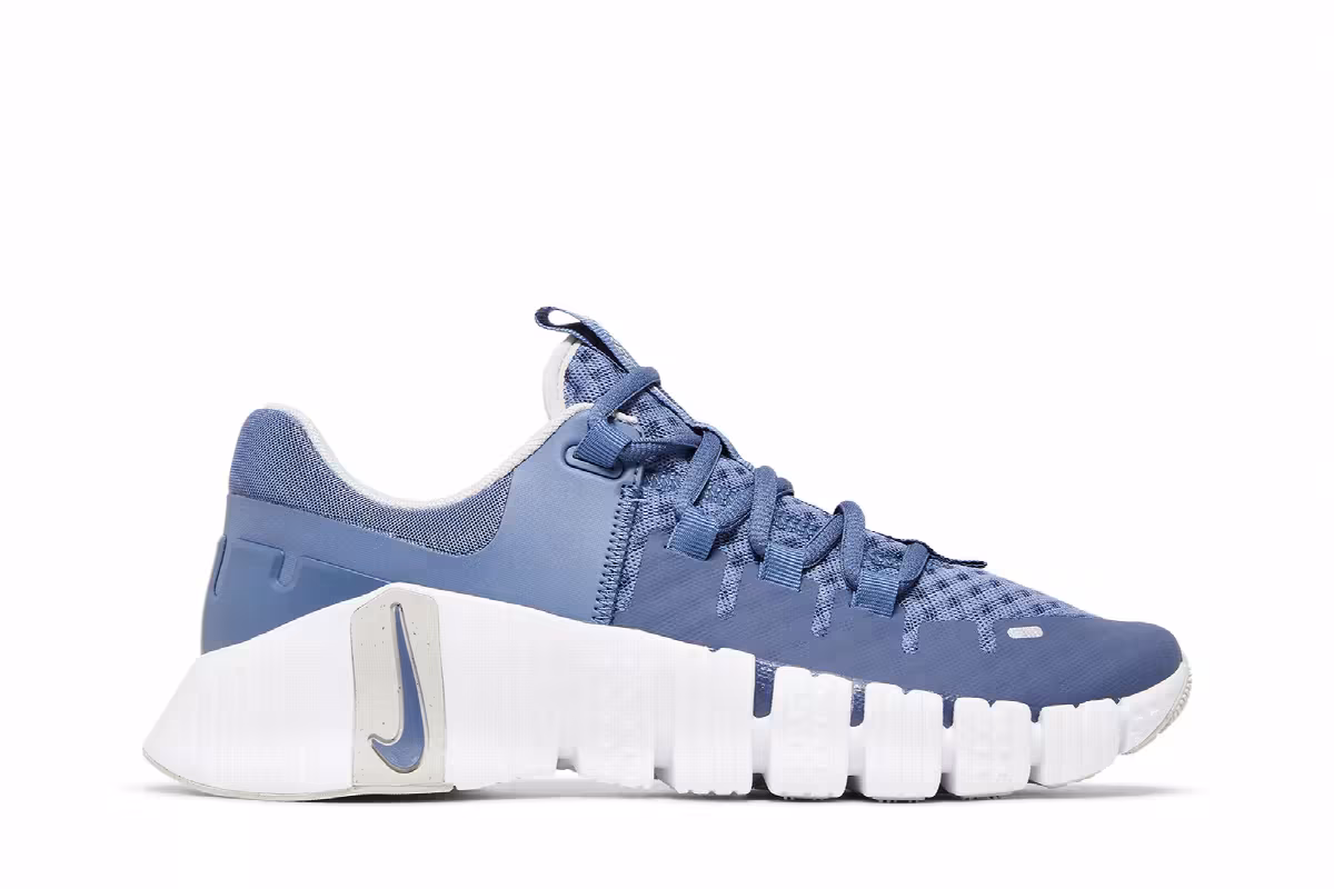 Nike Women's Free Metcon 5 Diffused Blue, view 2