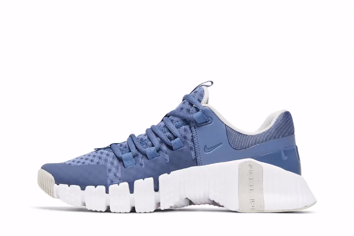 Nike Women's Free Metcon 5 Diffused Blue, view 4