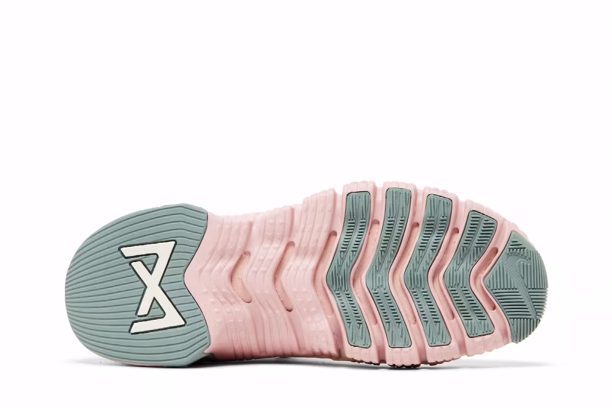 Nike Women's Free Metcon 5 Pale Ivory Ice Peach, view 5