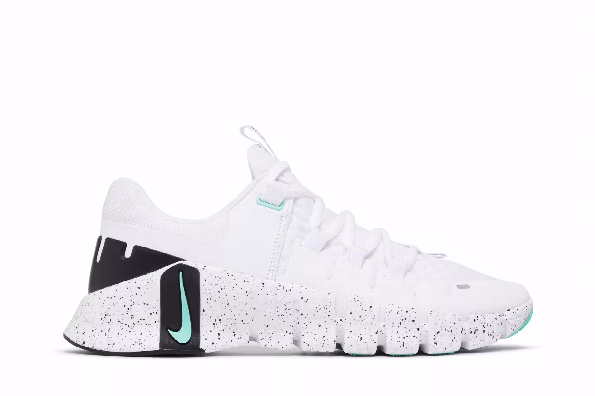 Nike Women's Free Metcon 5 White Emerald Rise, view 2