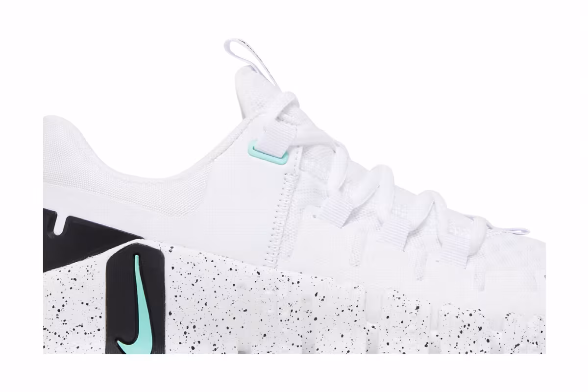 Nike Women's Free Metcon 5 White Emerald Rise, view 3