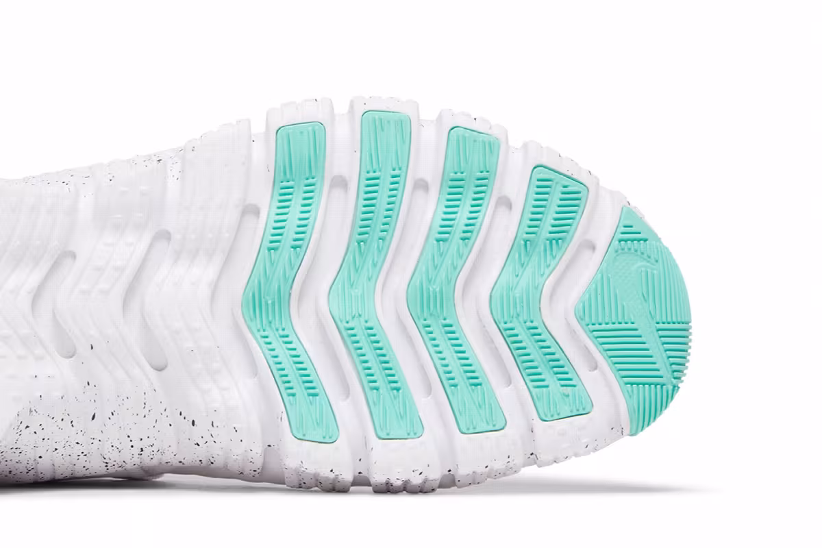 Nike Women's Free Metcon 5 White Emerald Rise, view 6
