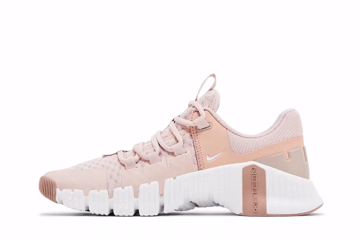 Nike Women's Free Metcon 5 Pink Oxford, view 4