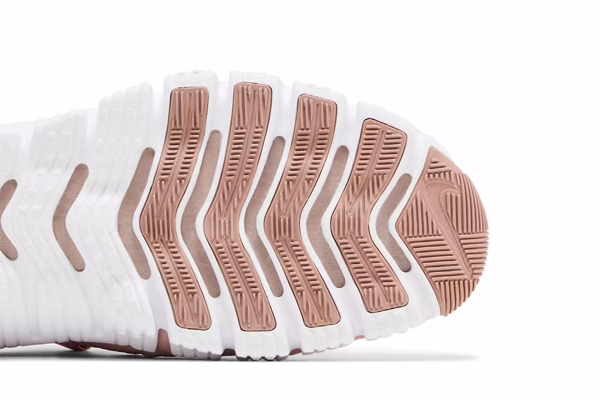 Nike Women's Free Metcon 5 Pink Oxford, view 6