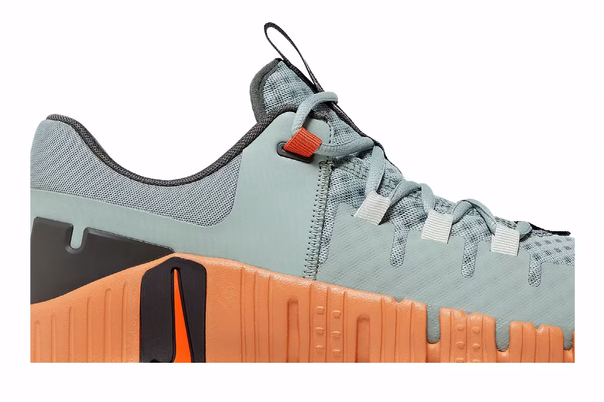 Nike Free Metcon 5 Mica Green Campfire Orange, view 3