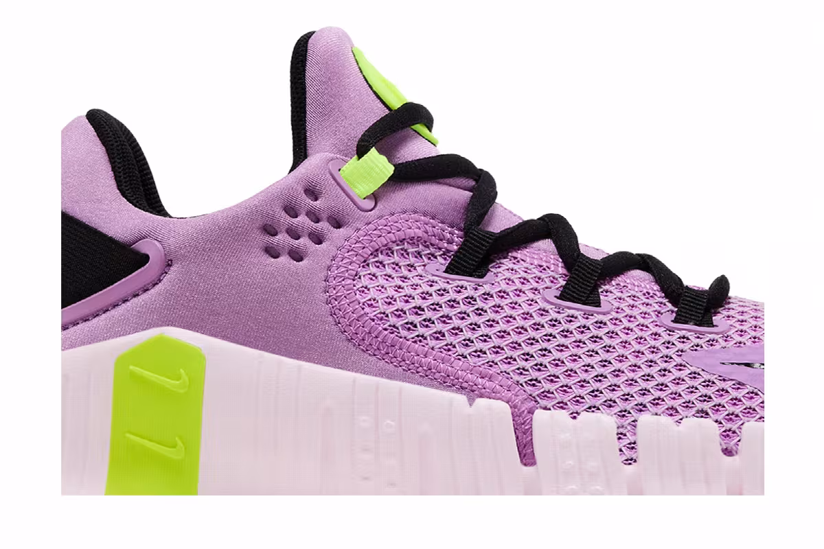 Nike Women's Free Metcon 4 Rush Fuchsia Volt, view 3