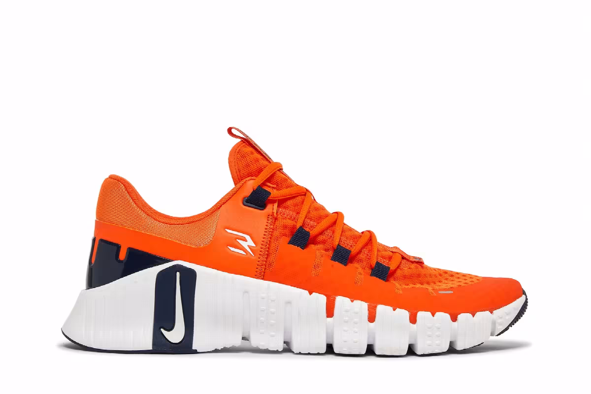 Russell Wilson x Nike Free Metcon 5 Denver Broncos, view 2