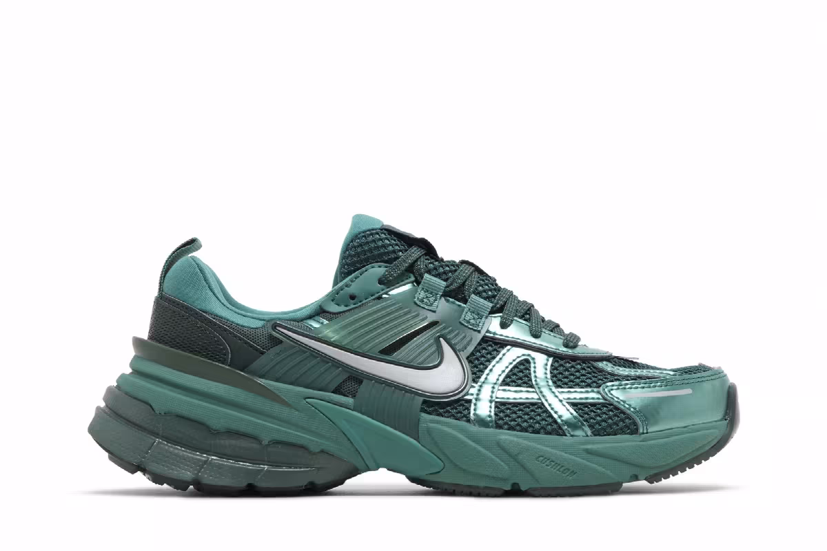 Nike Women's V2K Run Bicoastal Vintage Green, view 2